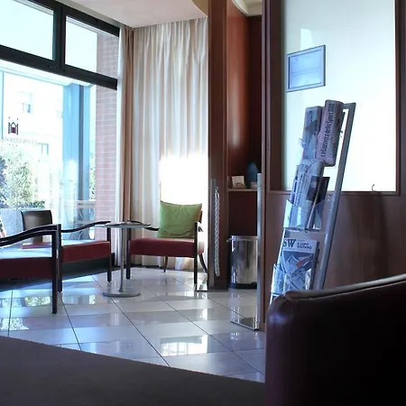 Leonardo Otel Parma